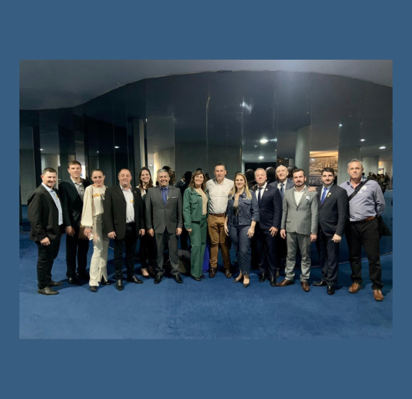 Prefeitos e representantes da AMAJA presentes na Marcha a Brasília